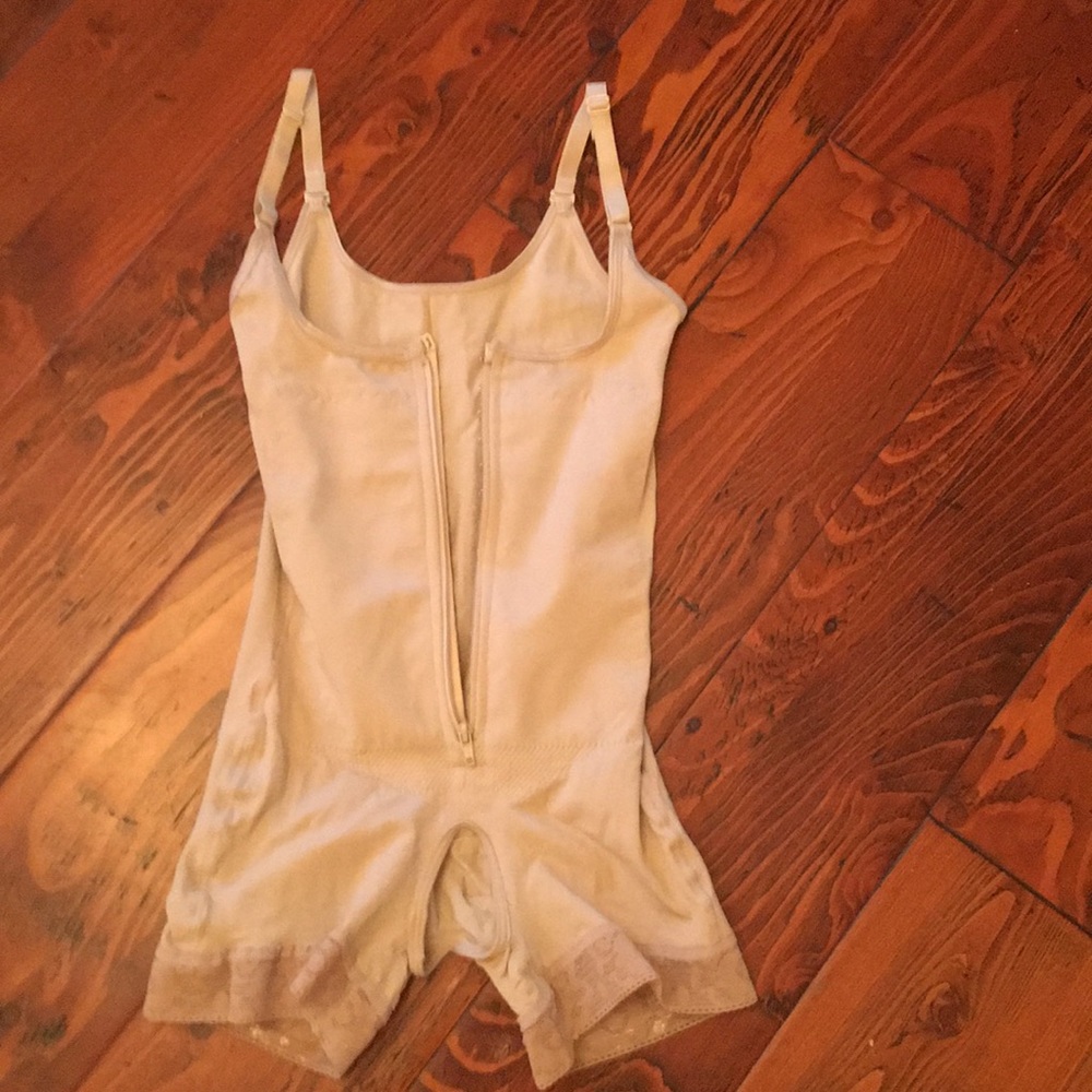 Waist shaper